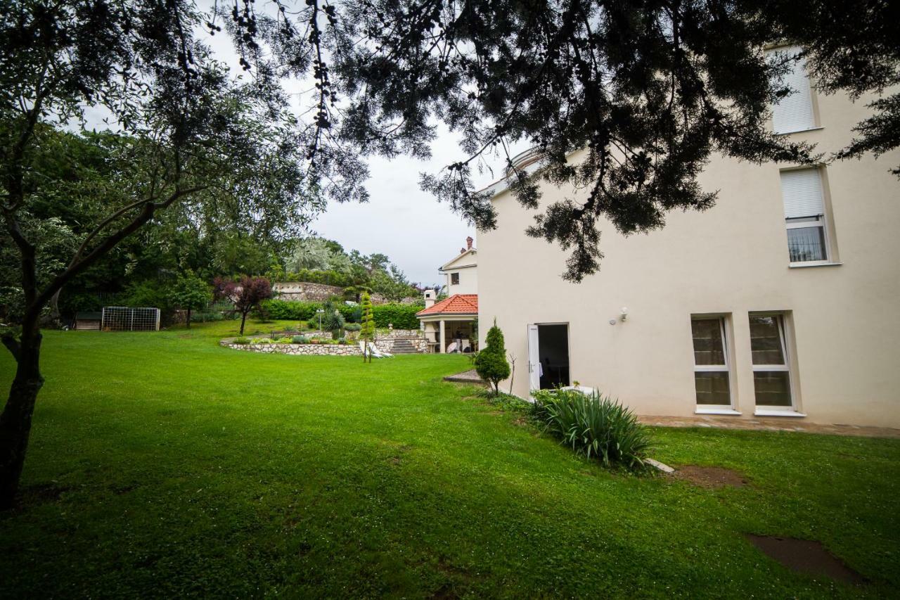 Apartments Villa Majda Матульи Экстерьер фото